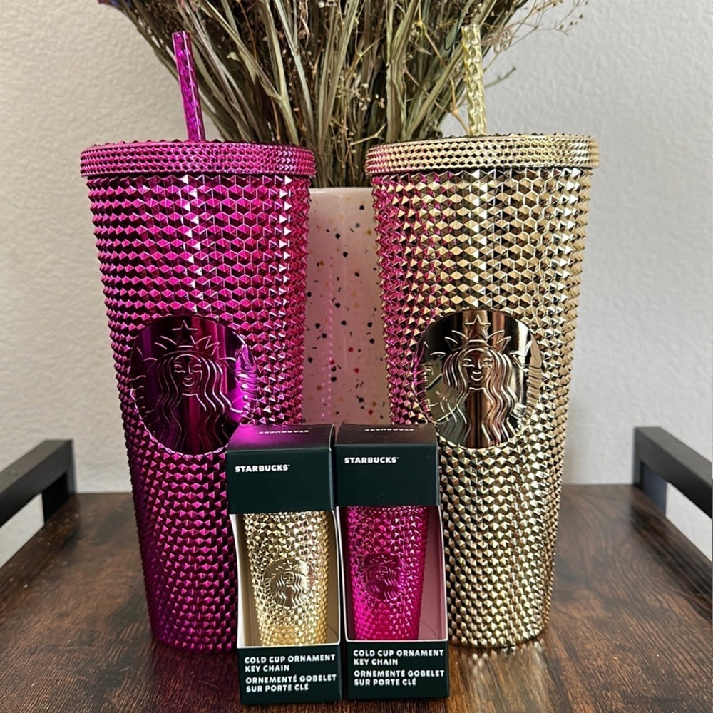 Starbucks holiday tumbler & keychain bundle.